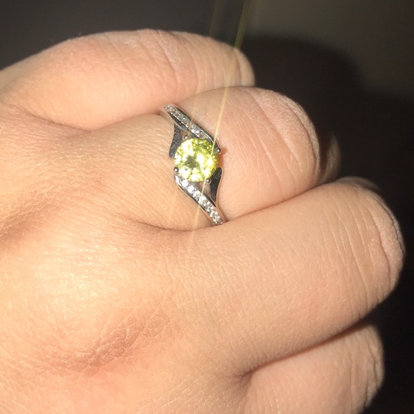 ring - Picture 2 of 2